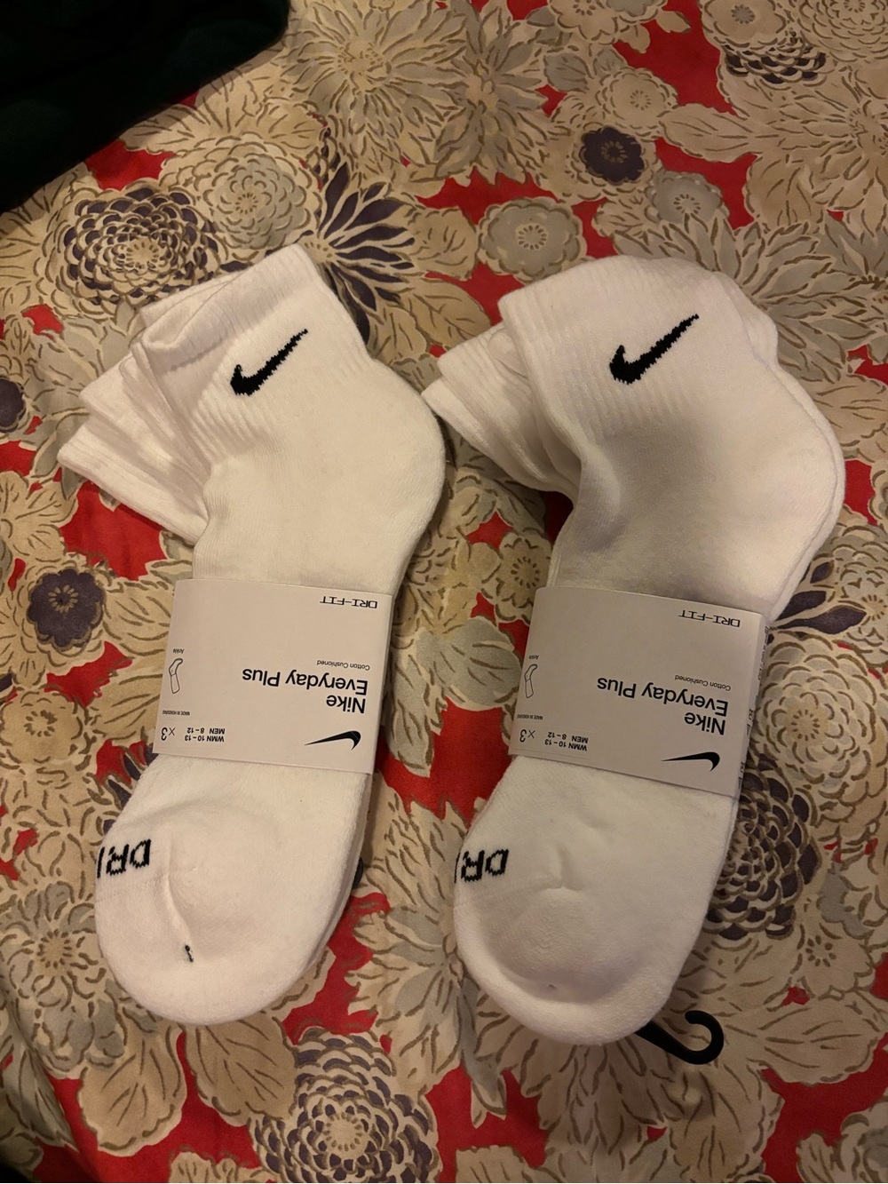 Nike White Ankle Athletic Socks with Black Swoosh (2-Pack)